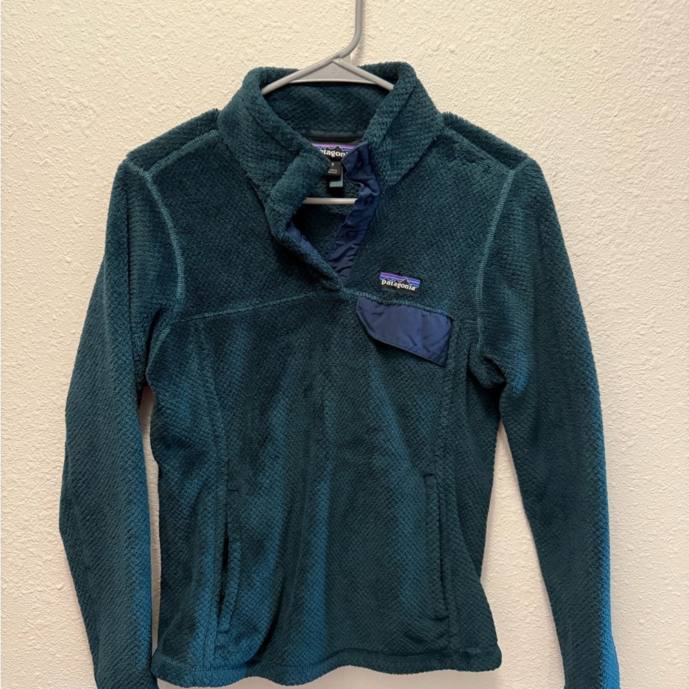 Patagonia Green/Navy Sweatshirt